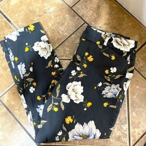 Old Navy Pixie Floral Pant size 10
